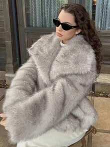 Women's Elegant Commuting And Street-Going College Simple Fashion Casual Versatile, Large Lapel Long Sleeve Gray Fine Fleece With Hidden Buttons Fake Fur Coat, Suitable For Halloween, Christmas Eve, Christmas, Spring Festival, Outings, Girlfriends Gatherings, Home Shopping, Entertainment, Going Out To Work, Etc. The Basic Coat Fabric Is Comfortable, The Style Is Distinctive, And The Cost Performance Is High, Suitable For Autumn And Winter Wear