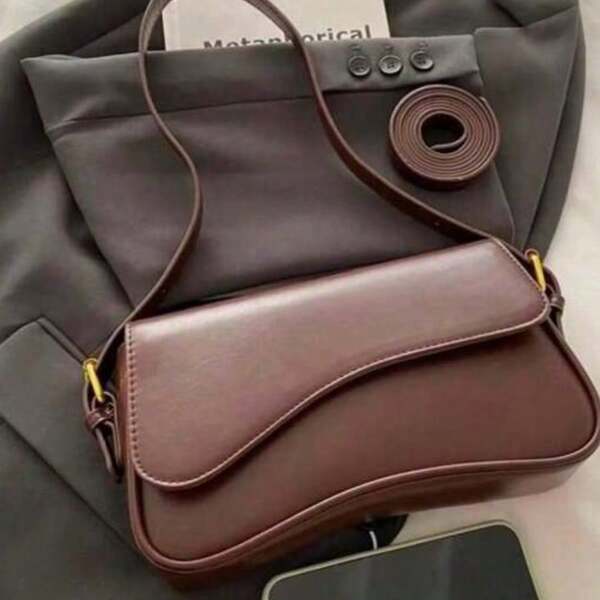Bolsa Feminina Baguete Alça de Ombro Aba Irregular Moda Estilo de Mão Preto Cafe Branca Caramelo