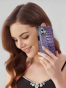 1 Peça Capa Protetora de Telefone com Textura de Couro de Crocodilo Preto, à Prova de Choque, com Design Giratório de Som, Compatível com iPhone - Roxo - Visão 3