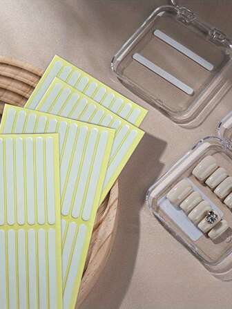 600 قطعة شريط عرض أظافر شفاف ثنائي الجانب للأظافر المثبتة - شرائط لاصقة ذاتية اللصق، عرض وتغليف صالون التصميم، خالي من الكحول، لوازم أظافر سهلة الاستخدام، تطبيق أظافر آمن | شريط لاصق شفاف | فتحات أظافر دقيقة