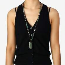 1pc 2025 New Bohemian Style Jewelry, Green & Black Natural Stone Beaded Handmade Knotted Long Necklace/Sweater Chain, Square Black & Green Agate Pendant, Women's Holiday Gift. Natural Stone Handmade, Shape & Color May Vary, Pattern & Color Placement Random