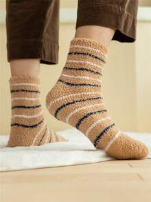 5 Pairs Of Men's Coral Fleece Socks. Thick Warm Socks In Autumn And Winter. Soft Knit Fabric. Unique And Stylish Casual Socks. A Great Gift For Couples, Friends