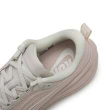 Jordan 女款 NIKE VOMERO PLUS 跑步鞋，轻便休闲运动鞋 HV8154-603 - 卡其色 - 查看 6
