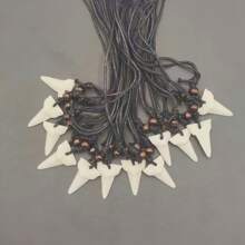 1pc Authentic Style Shark Tooth Necklace - Rustic Wooden Beads And Durable Rope, Meticulously Carved Bone Imitation, Suitable For Men And Women Fashion Accessories