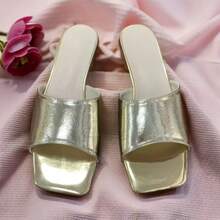 Letnie, eleganckie, modne, seksowne, kwadratowe noski, grube obcasy, wsuwane, damskie buty w dużych rozmiarach, odpowiednie na imprezy i spotkania, uniwersalne do każdej stylizacji, niezbędne na zakupy i dojazdy do pracy