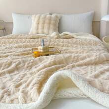 1 pieza Manta reversible para cama y sofá - Manta acolchada con patrón geométrico de diamantes para todas las estaciones, lavable a máquina, manta suave y negra para cama, sofá o decoración del hogar, manta para sofá, artículo de confort versátil, patrón texturizado, textil de alta calidad