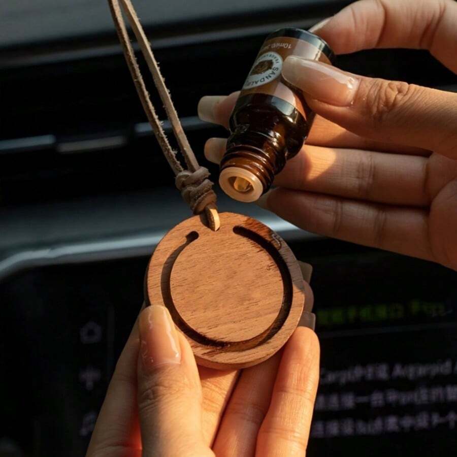 1 件木制汽车香薰挂饰，创意 DIY 香薰汽车配件，采用蜂蜡木和黑胡桃木制成，让汽车、卧室、衣柜充满温暖的香气 - 彩色 - 查看 1