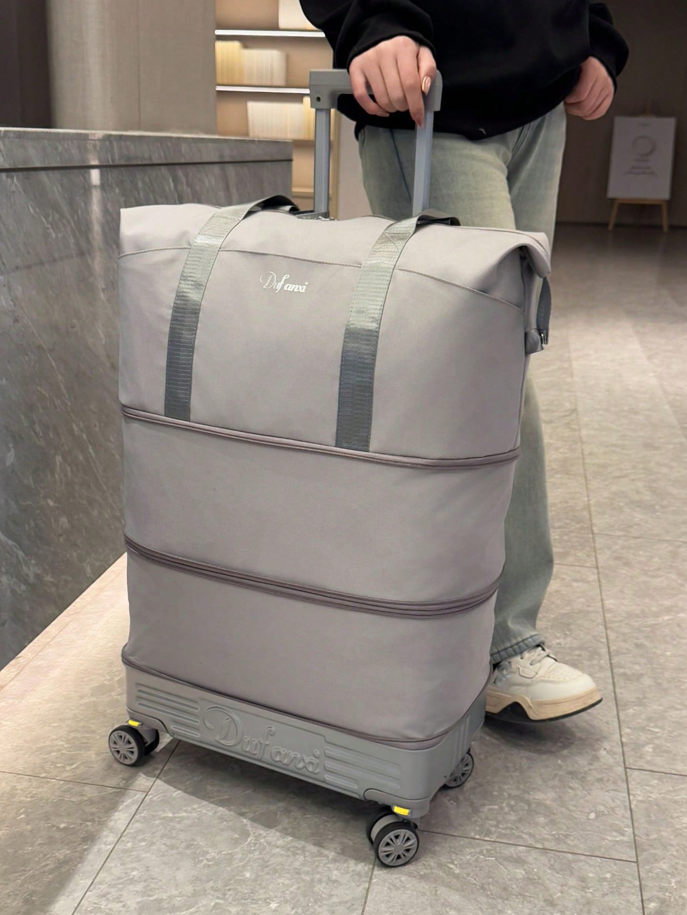 حقيبة سفر قابلة للطي مع عجلات، سعة كبيرة للملابس