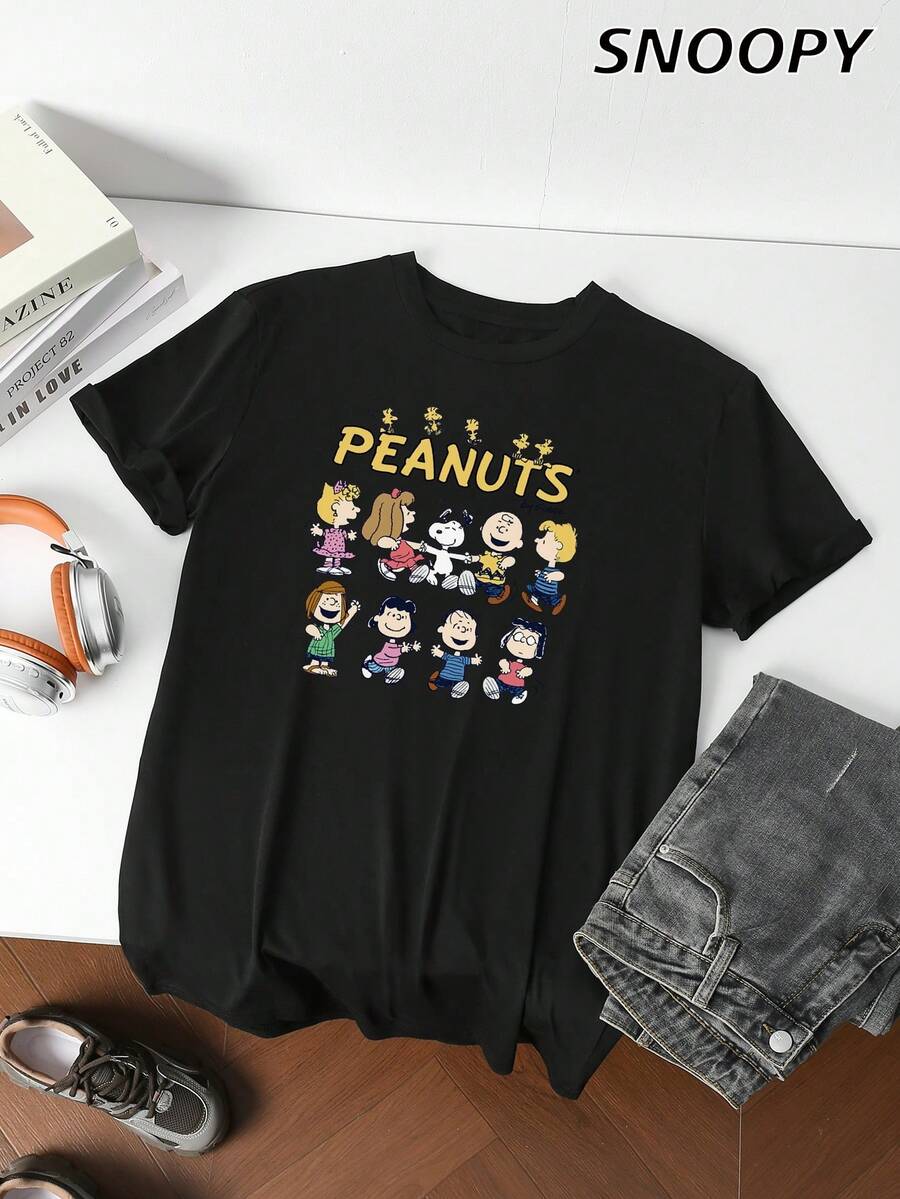SNOOPY ملابس رجالية قصيرة الأكمام بطبعات كرتونية لشخصية سنوبي وأصدقائه من عائلة بينوتس، تصميم فضفاض مناسب للبيت والخروج، يقلل من العمر الظاهري - الأسود - مشاهدة 1