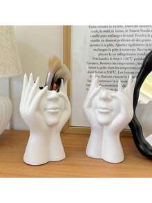 1 pezzo Organizer multifunzione per scrivania - Design di scultura artistica estetica con base antiscivolo, 3 in 1 per penne/pennelli trucco/gioielli + mini vaso per fiori (freschi/secchi), essenziale per ufficio domestico/camera da letto, riempimento calza di Natale 2025 e regalo natalizio per amanti della decorazione