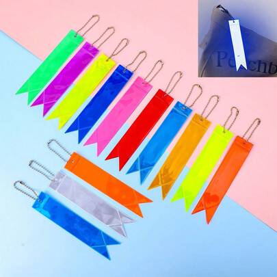 3件套反光PVC钥匙扣，含夜光丝带、反光包挂件和反光安全警示牌，适合夜间骑行，起到提醒和警示作用，时尚装饰品。