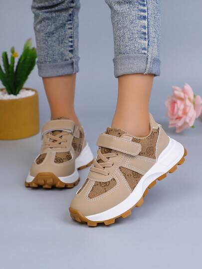 1 双休闲运动鞋，新款春秋季儿童男童轻便百搭防滑跑步运动鞋