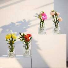 5pcs/Set, Random Style Cute Vase Set Desktop Decoration, Star-Shaped Artificial Flower Glass Vase - DIY Decorative Accessory For Tabletop, Vehicle Decoration, Small Centerpiece,Office Accessories,Decompression Figurine Accessories, Mini Desktop Decorations, Computer Monitor, Office Space