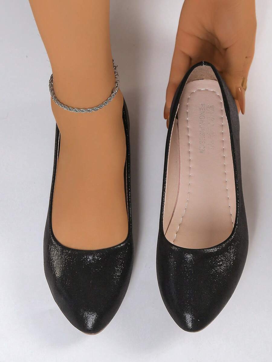 Mocasines de punta puntiaguda para mujer de otoño/invierno, nuevos zapatos náuticos casuales de slip-on, suela blanda cómoda y versátil de talla grande, adecuados para el uso en la oficina en todas las estaciones - Negro - Ver 1