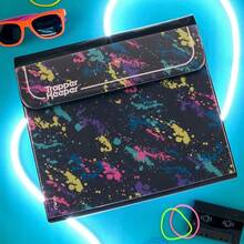 Trapper Keeper - Carpeta de 1 pulgada con carpetas y bolsillos, capacidad para papel de 8-1/2 x 11 pulgadas, brillo (260038FM-ECM) - Salpicaduras de pintura - Ver 9