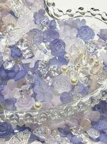 Accesorii acrilice DIY, huse de telefon cu lipici cremos, agrafe de păr, materiale pentru accesorii decorative, accesorii baroce, cercei DIY lucrați manual, accesorii pentru cap, încălțăminte, accesorii vestimentare. Acest produs este utilizat pe scară largă în decorațiuni, pandantive, accesorii, accesorii vestimentare