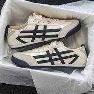 New Fashionable Minimalist Casual Sneakers For Couples, High-Quality Commuting Shoes, Flat Bottom (Size Runs Small, Tongue Pattern Random)