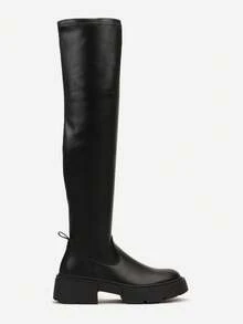 Botas acima do joelho com cabedal ajustado e sola grossa