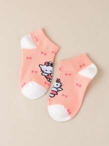 5 pares de calcetines tipo tobillero para niños con estampado de Hello Kitty de Sanrio, en esquema de color rosa y blanco con detalles de corazón rojo y moño, con adorables estampados de Hello Kitty en diferentes atuendos, hechos de material suave y transpirable que asegura un uso cómodo y una elasticidad suave, en un estilo de dibujos animados dulce, perfectos para atuendos escolares diarios, regalos de cumpleaños, juegos casuales