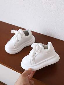 1 par de zapatillas casuales blancas de suela blanda para niños, cómodas para niños y niñas