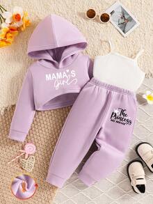 3件套女婴日常休闲时尚可爱风套装。“MAMA's Girl”字母印花，毛绒连帽，长袖，高低下摆设计。柔软舒适的紫色厚毛衣和白色小罗纹背心。“The Princess Has Arrived”字母印花，毛绒纯色运动裤套装。春秋冬三季风格，适合户外穿着。 - 紫色 - 查看 1