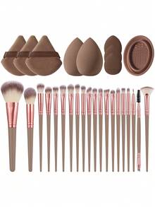 42件套化妆刷及化妆海绵套装，包含25支化妆刷，柔软舒适，包括眼影刷、眉刷、双用途化妆刷、粉底刷、粉底液刷、腮红刷、遮瑕刷、高光刷等。采用超柔软优质合成毛，适合日常面部妆容。可作为赠品，专业化妆刷套装，完整化妆套装。 - 咖啡棕 - 查看 12