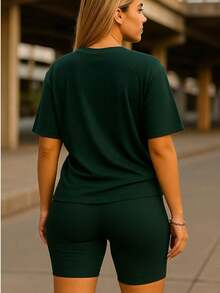 Conjunto Halloween Ropa casual Halloween  Look spooky  Conjunto cómodo Short biker Halloween vibes  Spooky season  Calabazas  Murciélagos  Fantasmas  Brujas - Verde Oscuro - Ver 4
