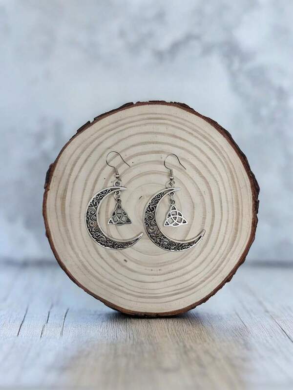 Ein Paar Vintage-Ohrringe mit keltischen Monden, die die Eigenschaften von Zauberohrringen, Halloween-Ohrenringen und Gothic-Stil-ohrringe vermischen. Sie sind einfach und vielseitig, geeignet für den täglichen Gebrauch und den Urlaub von Frauen.