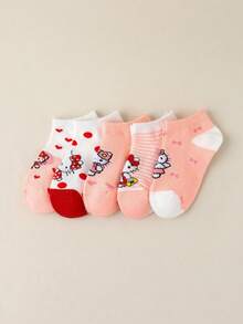 5 pares de calcetines tipo tobillero para niños con estampado de Hello Kitty de Sanrio, en esquema de color rosa y blanco con detalles de corazón rojo y moño, con adorables estampados de Hello Kitty en diferentes atuendos, hechos de material suave y transpirable que asegura un uso cómodo y una elasticidad suave, en un estilo de dibujos animados dulce, perfectos para atuendos escolares diarios, regalos de cumpleaños, juegos casuales