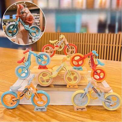 1 pieza Llavero de bicicleta de decoración de escritorio DIY ensamblable, llavero creativo de bicicleta móvil para decoración de fiesta y regalo