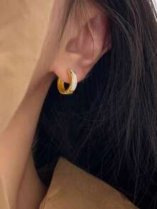 1 Pair Minimalist Petite Luxurious Everyday Versatile Geometric Fashion Copper Hoop Earrings For Women - White - View 3