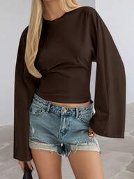 Chic bruin gebreid T-shirt met ronde hals voor dames, lange mouwen, normale lengte en lichte stretch voor comfort