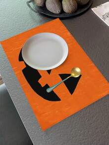 1 pièce/4 pièces/6 pièces/48 pièces Sets de table à motif de visage de citrouille d'Halloween, sets de table de décoration d'Halloween pour la maison, sets de table de décoration de fête d'Halloween, décoration d'automne et d'Halloween pour la maison, style vintage, matériau similaire au lin, fournitures de fête d'Halloween pour la maison, l'intérieur et l'extérieur, décoration thématique d'Halloween, décoration de pièce. Convient pour la décoration de cuisine à la maison et la décoration de fête d'Halloween