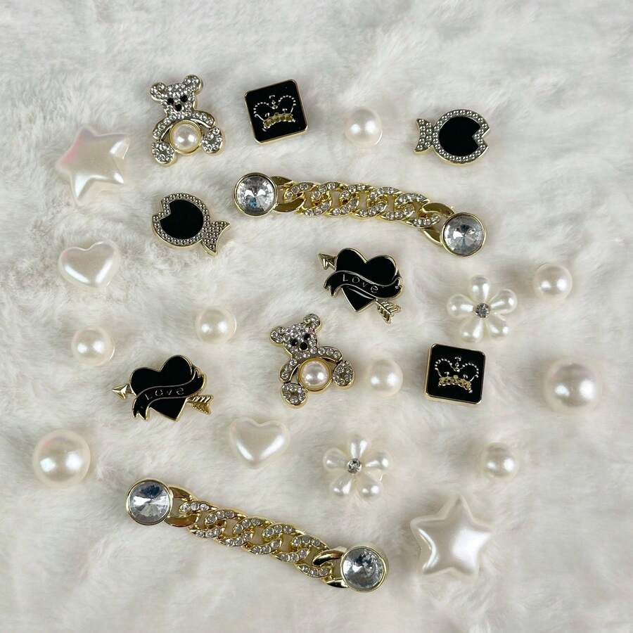 24pcs Shiny Fashionable Decorative Charms, Faux Pearl Small Bear, Golden Chains, Stars, Flowers, Hearts, Acrylic Light-Weight Material, Suitable For EVA Slippers, Garden Shoes, Beach Sandals, Detachable Shoe Decoration
