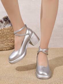 优雅玛丽珍银色高跟扣带时尚平底鞋，柔软鞋底舒适，久穿不累，新款校园风格乐福平底鞋