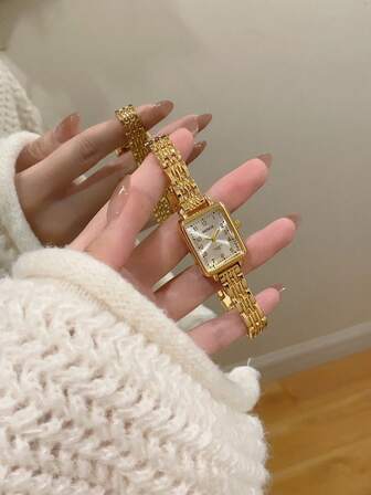 1 件全新女士简约休闲优雅欧洲和中东风格女士手链手表，复古金色