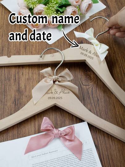 Cintre personnalisé pour mariage avec nom, cintre en bois personnalisé pour robe et costume pour la mariée et les demoiselles d'honneur