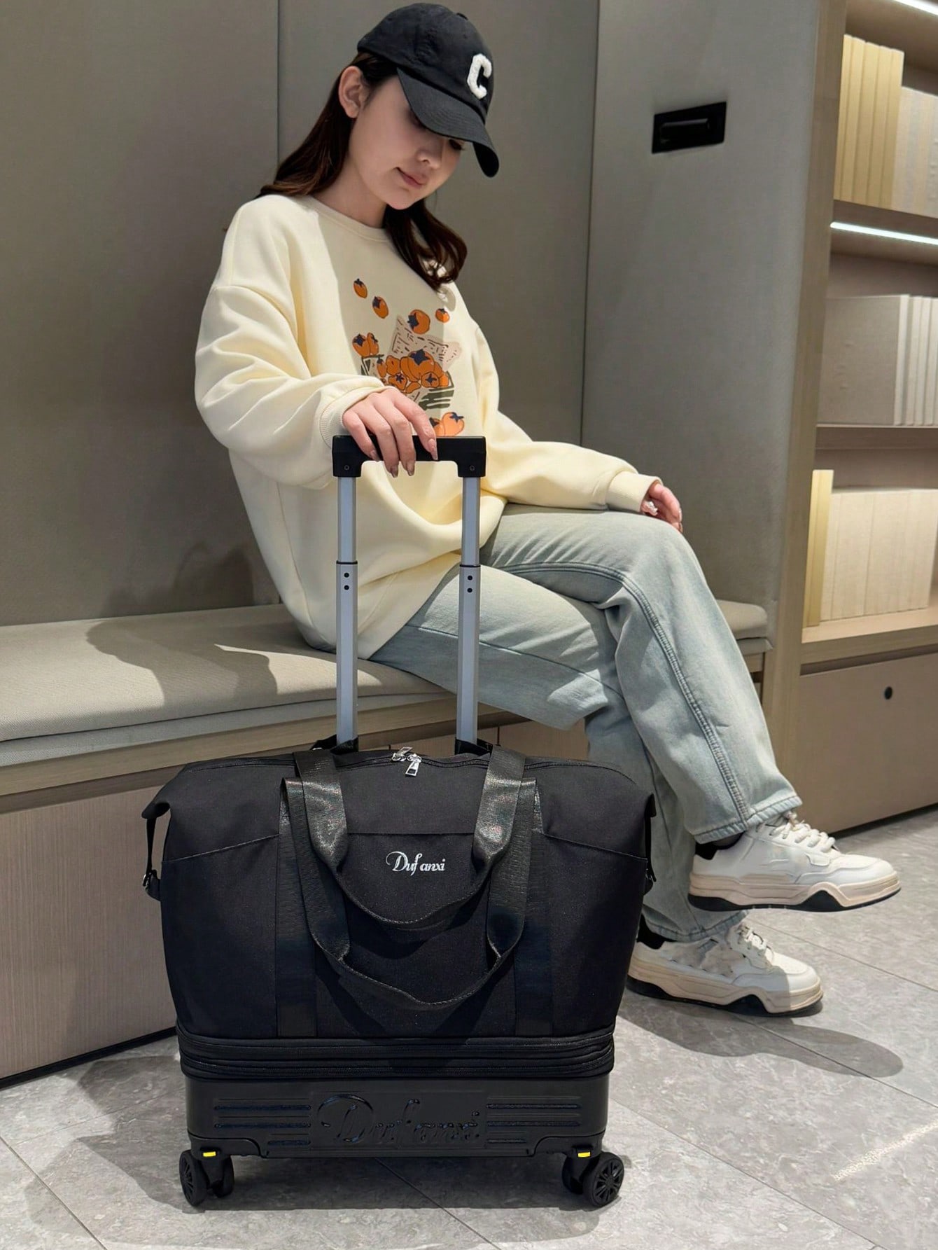 حقيبة سفر قابلة للطي مع عجلات، سعة كبيرة للملابس