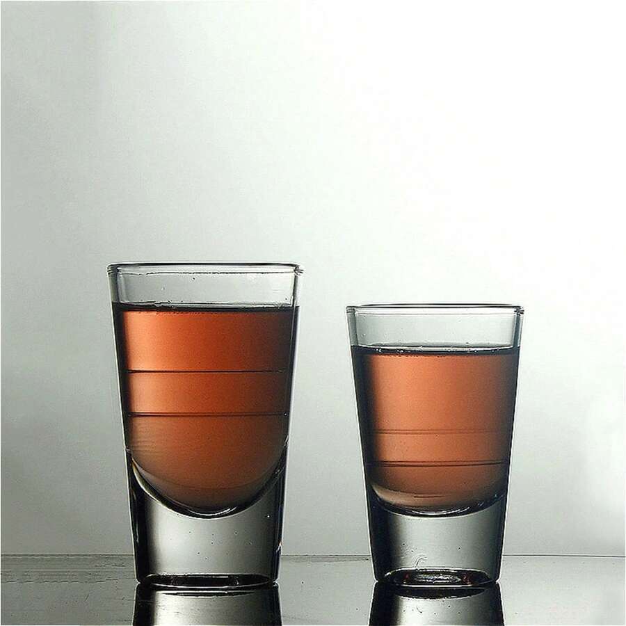 Bicchiere da liquore di lusso da 15ml/30ml/80ml/120ml, bicchiere da vino con fondo spesso e raffinato, tazza di vodka trasparente, bicchiere da vino di alta qualità per bar e uso internazionale
