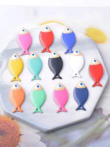 6 قطع سحر أسماك صغيرة ملونة من النحاس مطلي بالمينا على الوجهين للأقراط والقلائد وصناعة المجوهرات والديكور