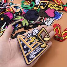 70/50/20 Stück zufällige bestickte Bügel-Aufnäher, geeignet für DIY Kleidung und Accessoires - Hüte, Jeans, Kleider usw. mit einzigartigen Designs, süße bestickter Cartoon Applikationen