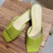 Eleganckie, seksowne, kwadratowe noski, grube, wsuwane, błyszczące buty damskie, idealne na imprezy i spotkania, uniwersalne do każdej stylizacji, niezbędne do dojazdów do pracy, na zakupy i do pracy