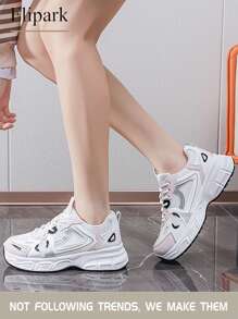 Flipark 1 Paar atmungsaktive, sportliche Sneaker mit dicker Sohle, Patchwork in Weiß, Grau und Schwarz, Mesh-Material