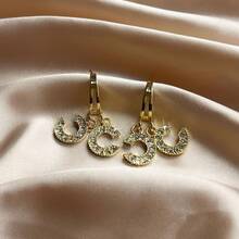 1 Pair Of Women's C Letter Earrings - Vintage Bohemian Gold Decorative Jewelry, Daily And Party Wear, Mother's Day Gift, Luxury Fashion Accessories, Vintage Earrings, Versatile Items, Exquisite Design, Delicate Craftsmanship - Gold - View 5