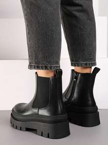 Women's Chunky Platform Chelsea Boots - Casual Winter - Black - View 4