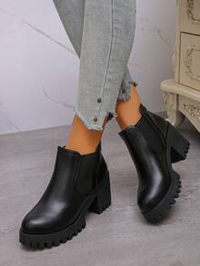 Boots, A Pair Of Versatile And Comfortable Short Boots For Women. Whether Paired With A Skirt, Pants, Or Coat, It Can Easily Create A Neat Look. Suitable For Daily Leisure Shopping, As Well As Business Leisure, Street Fashion, And More. It Is An Indispensable Item Choice For Women's Shoe Cabinets.