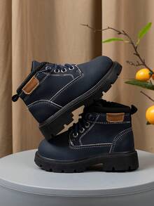 Sepatu bot ankle keren untuk anak laki-laki dengan kombinasi warna biru tua, resleting samping, dan desain bertali, cocok untuk dipakai di luar ruangan dan pakaian musim gugur/musim dingin. - Navy Blue - View 4