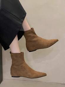 Bốt cổ ngắn đế bằng da lộn đơn giản, mũi nhọn, gót phẳng, dáng ôm, phong cách Thu/Đông 2025 mới của Châu Âu & Mỹ dành cho nữ - màu nâu - Xem 3