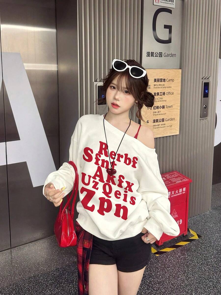 女士红色字母印花露肩长袖卫衣，复古美式风格独特百搭套头衫，秋冬新品 - 白色 - 查看 1