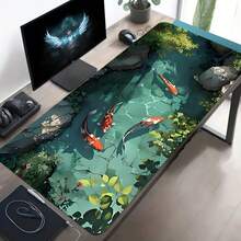 1 pieza Alfombrilla de ratón con diseño de pez koi, alfombrilla de escritorio para teclado expandido, impresión de alta definición, estilo minimalista, superficie negra, accesorio de oficina y juegos, accesorios de escritorio, suministros de oficina, accesorios de escritorio, alfombrilla de ratón para escritorio - Multicolor - Ver 2